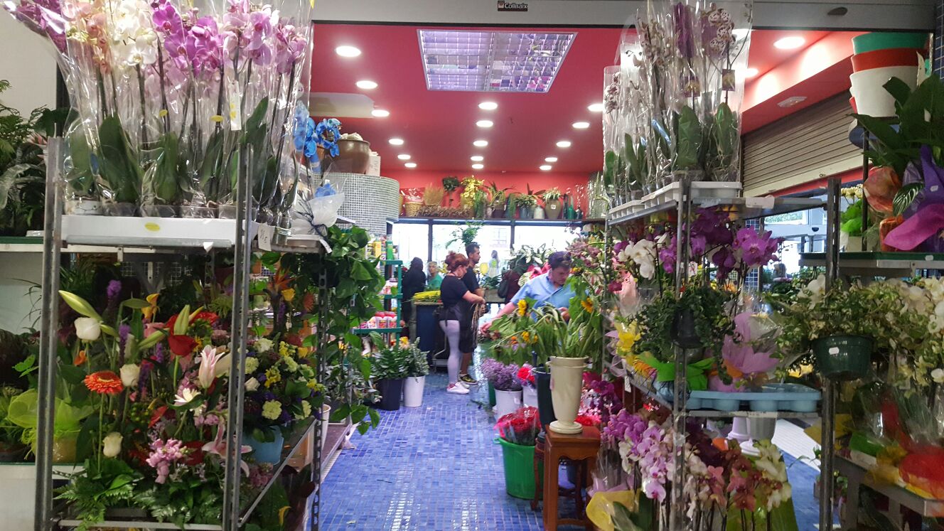 Los consumidores isleños eligen las más bonitas para felicitar a sus madres